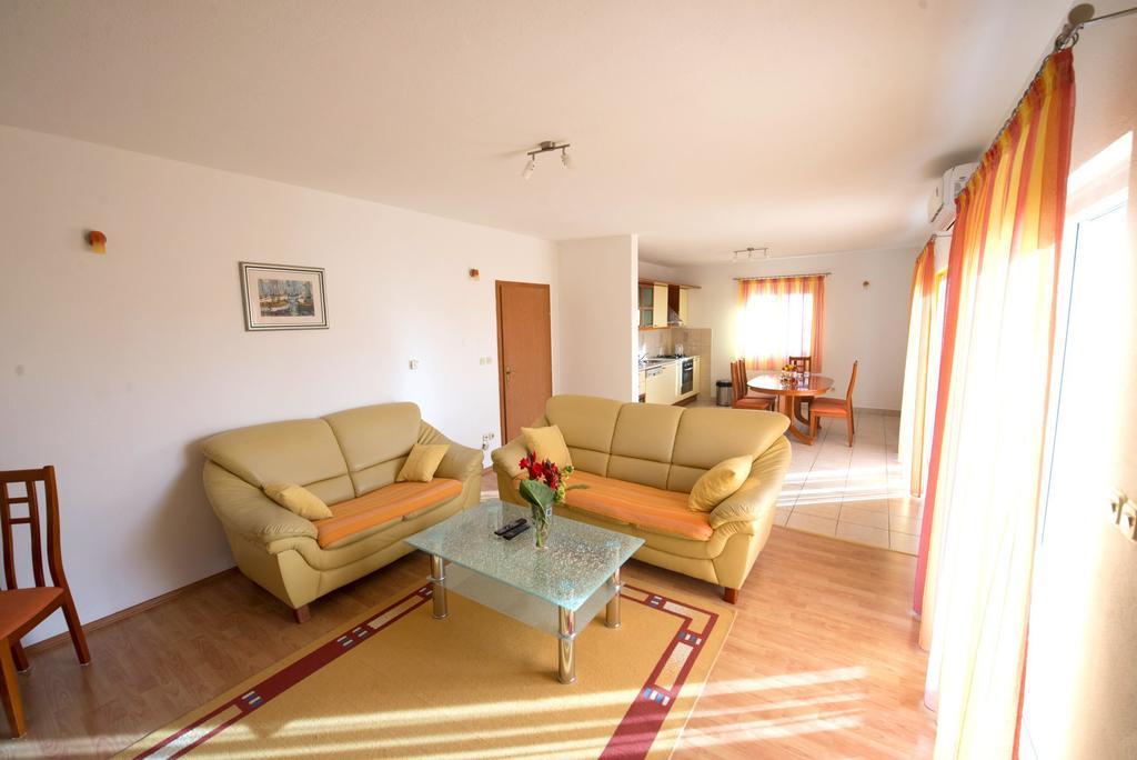 Apartments Meri 트로기르 객실 사진