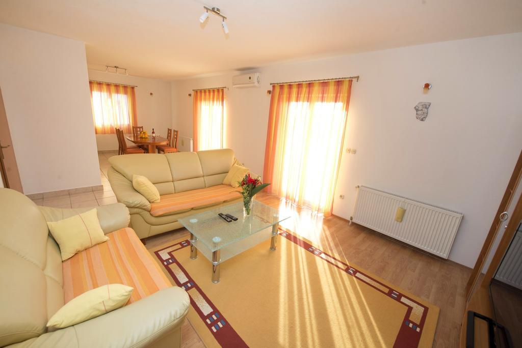 Apartments Meri 트로기르 객실 사진